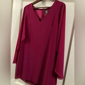 Vince Camuto NWT size 4 magenta cape sleeve dress